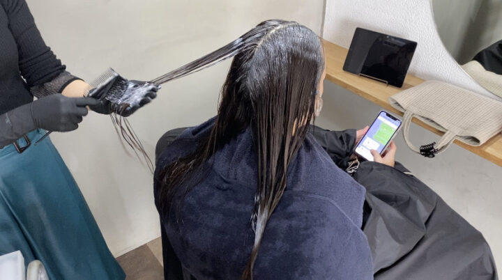 髪質改善トリートメント塗布