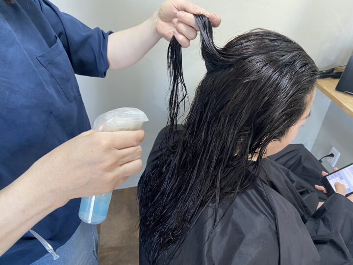 熱から髪を守るミストトリートメント